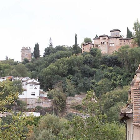 Piso Para Cuatro A Los Pies De La Alhambra Granada Exterior photo
