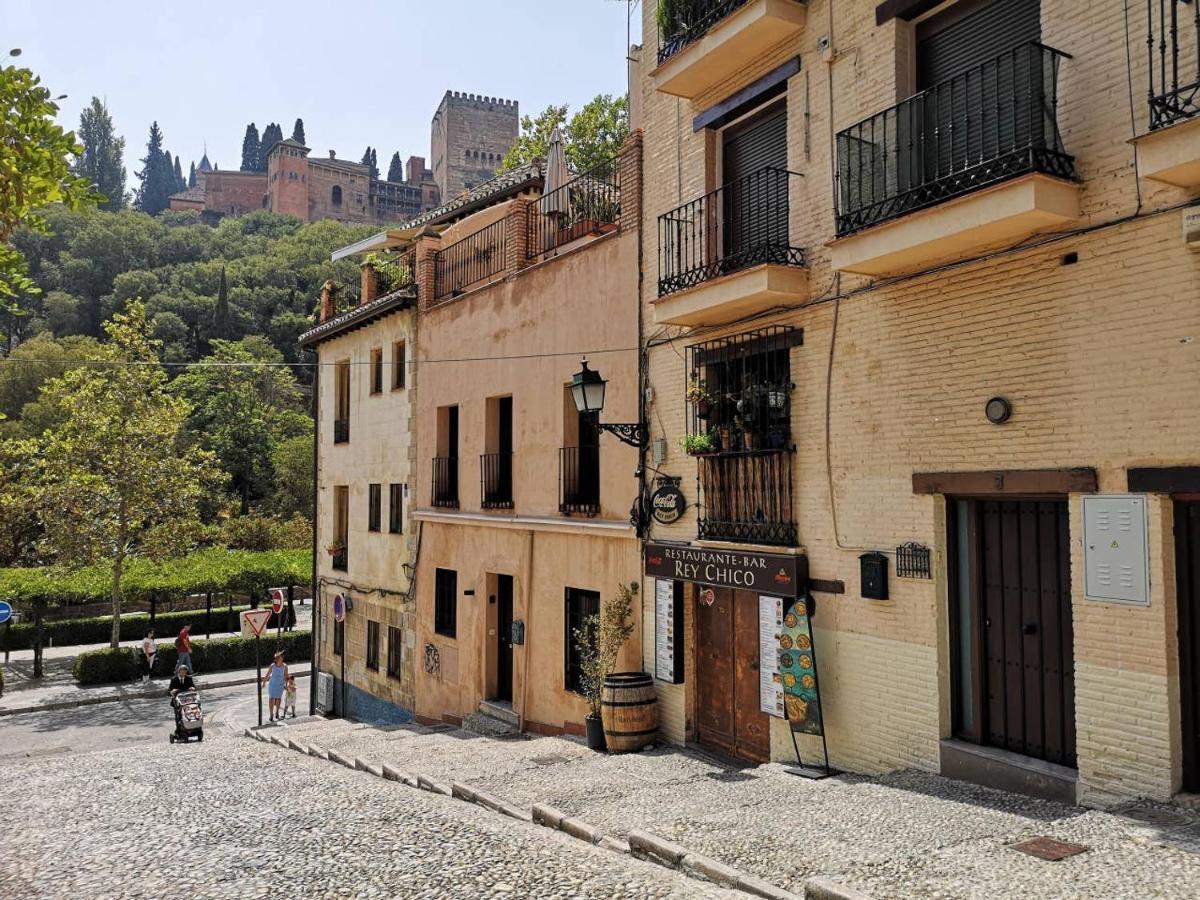 Piso Para Cuatro A Los Pies De La Alhambra Granada Exterior photo